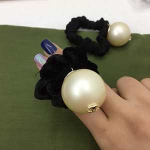 ヘアアクセサリー 安心安全人気通販 シャネル CHANEL ストリート界隈でも人気