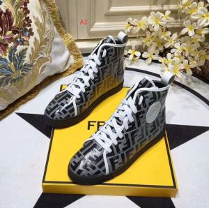 人気急上昇中 今季大人気新作登場 FENDI フェンディ ランニングシューズ 最終数量限り 4色可選