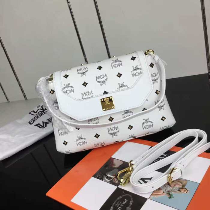 2色選択可特選新作 2020 エムシーエム コピー MCM 売れ筋手持ちショルダー掛け