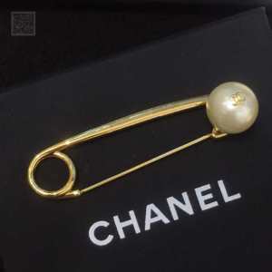2020年春夏シーズンの人気 オシャレ印象で人気の高い シャネル CHANEL ブローチ