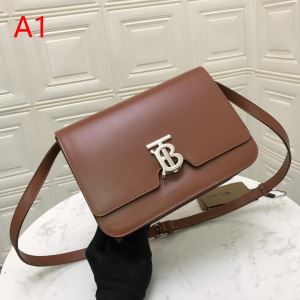 夏らしい季節感 レディースバッグ バーバリークールな印象を引き立て BURBERRY 多色選択可 2020年の夏のマスト