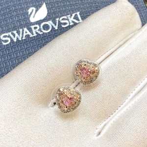 ピアス スワロフスキー SWAROVSKI 春夏シンプルファッションでOK 2020春夏の大注目トレンド