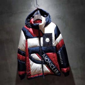 流行っているモンクレール MONCLER芸能人愛用 ダウンジャケット メンズ 18AW美品