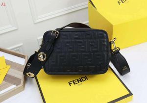 FENDI フェンディ 希少性の高い 4色可選 期間限定セール ショルダーバッグ 2020人気の主流アイテム
