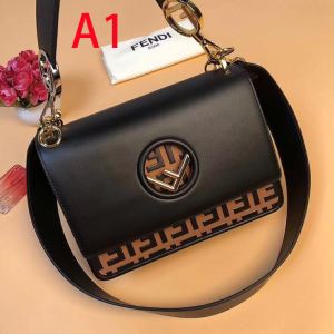 多色選択可 今期注目のブランドトレンド フェンディ FENDI 今季のトレンド人気新作 レディースバッグ 2020春夏は人気定番