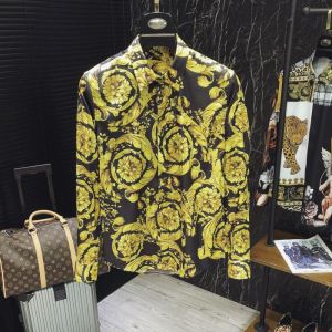 2020春夏も引き続き人気セール ヴェルサーチVERSACE 長袖 ロンTロングTロングTシャツ 甘過ぎず大人な印象に
