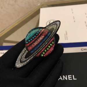 ブローチ シャネル CHANEL 今季流行りの人気新作 2020年春夏のトレンドアイテム