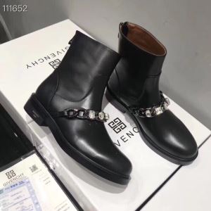 先取り 20202020秋冬ファッション ジバンシー GIVENCHY 最新作おすすめしたい秋冬 レザーブーツ 寒い季節トレンド上品