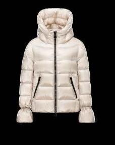 上品な雰囲気漂い　 2020秋冬 MONCLER モンクレール 格安　ダウンジャケット