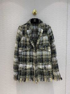 ハーフコート 秋冬から人気継続中 シャネル 今年らしい新しい人気色 CHANEL...