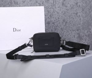 どのアイテムも手頃な価格で ディオール DIOR2020春新作 ショルダーバッグ ファッションに合わせ