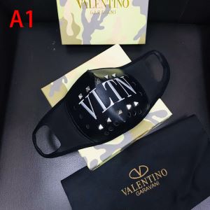 3色可選限定アイテムが登場 VALENTINO ヴァレンティノ 人気ランキング最高 マスク 2020年春夏コレクション