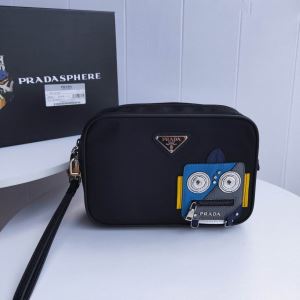 最先端のスタイル プラダ2020SS人気 PRADA ポーチ 2年以上連続１位獲得