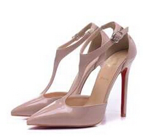 美脚効果　 2020 Christian Louboutinクリスチャンルブタン 大人っぽいパンプス