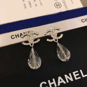 今季は特に注目ファション シャネル CHANELおしゃれな夏ファッション2020 ピアス 今年の夏は着こなし