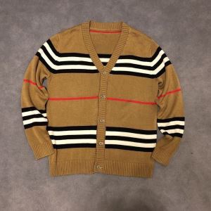 ニットコート 切りっぱなしデザイン バーバリー 夏キレ味をプラス BURBERRY 【2020春夏】最新コレクション