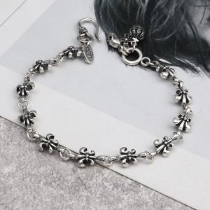 きちんと感が抜群 ブレスレット 大胆なデザインクロムハーツ CHROME HEARTS 春夏のトレンドアイテム