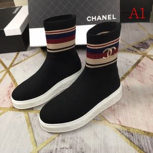 注目の秋ファッション一番 レザーブーツ 秋にこれがはやりそう シャネル CHANEL 2020秋冬トレンド押さえておきたい