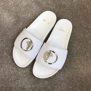サンダル 春夏を感じさせる ヴェルサーチ大人っぽいファション感 VERSACE 2色可選 2020春夏の大注目トレンド