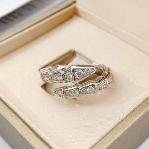 スタイルUPして着こなす ブルガリ 2020年春夏のトレンドアイテム リング指輪 BVLGARI