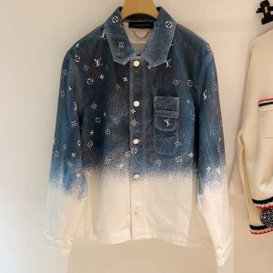 202020秋冬トレンドファッション　ルイ ヴィトン LOUIS VUITTON　最新秋冬トレンドをチェック　デニムジャケット　秋冬流行りファション