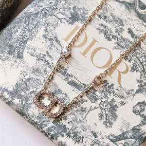 2020年春夏流行ファッション 大人の可愛さを引き立て ディオール DIOR ネックレス
