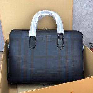 バーバリー おしゃれ刷新に役立つ BURBERRY ハンドバッグ オススメのアイテムを見逃すな