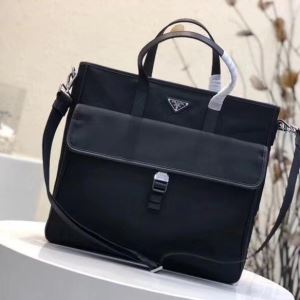 夏ファッションのおすすめ プラダ ブラッシュアップして華やかに PRADA 2020年夏の一押しファッションアイテム レディースバッグ