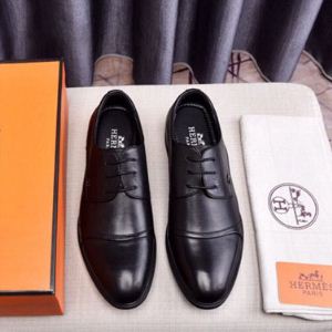 ファッションにトレンド2020春夏は人気定番 HERMES エルメス 革靴 洗練された印象に