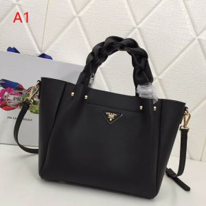 3色可選 ハンドバッグ 【2020年】夏のファッション 新作コレクションを見る プラダ PRADA