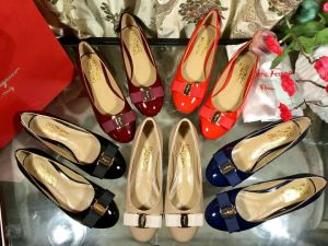 話題の新作到着低めのヒールレディース シューズ サルヴァトーレフェラガモ FERRAGAMO 2020春夏新作 多色選択可