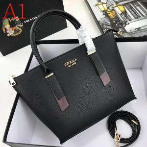 非常にシンプルなデザインな レディースバッグ 多色可選 幅広いアイテムを展開 プラダ PRADA
