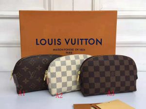 LOUIS VUITTON ルイ ヴィトン 化粧ポーチ 3色可選 2020人気の主流アイテム 秋季超人気アイテム