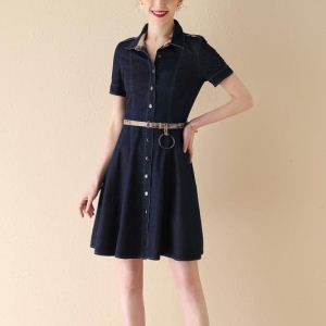 BURBERRY ワンピース 2020年の春夏に着たい 大胆なデザイン 大人カジ...