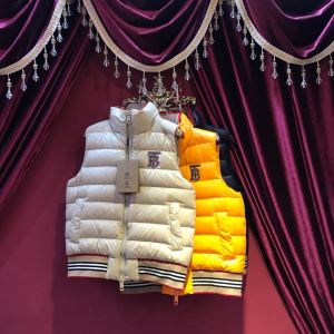 バーバリー BURBERRY 最新トレンドコーデおすすめ 20202020秋冬のファッション ダウンジャケット 今季トレンド新作はこれ 3色可選