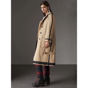 バーバリー春夏のトレンドアイテムリバーシブルジャンパーBURBERRY春夏の流行り2020新品