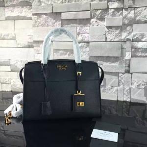 抜群の雰囲気が作れる PRADA プラダ 17新作 多色選択可 ハンドバッグ