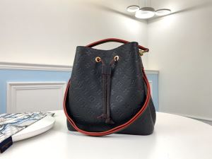 ルイ ヴィトンエレガントな雰囲気 LOUIS VUITTON 2年以上連続１位獲得 レディースバッグ