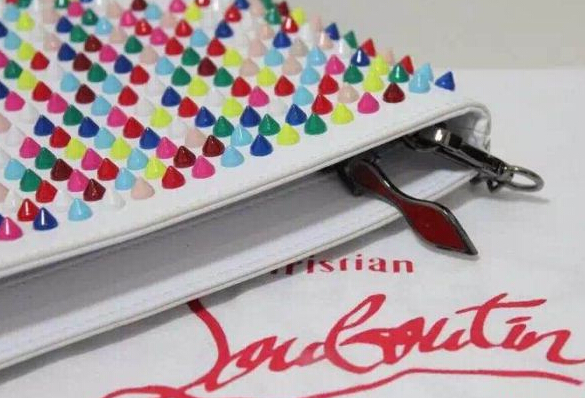 人気大定番 2020春夏 クリスチャンルブタン Christian Louboutin カラースパイク ショルダーバッグ 最高ランク