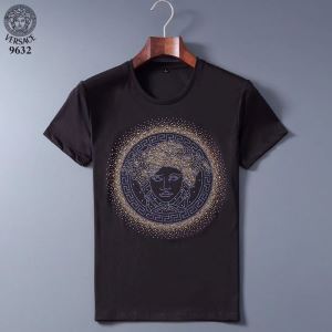 2020新作登場ヴェルサーチ コピーVERSACEメンズ トレンド エンベリッシュド メドゥーサ ロゴ TシャツA79160A224620