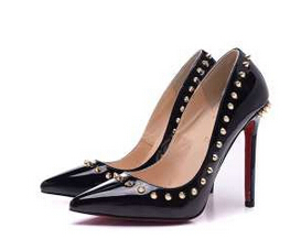華やかさが魅力　 2020 Christian Louboutinクリスチャンルブタン個性的 パンプス