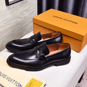 革靴今シーズン注目のデザイン LOUIS VUITTON 【2020年】夏のファッション ルイ ヴィトン