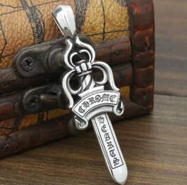 エレガントな雰囲気に CHROME HEARTS クロムハーツ シルバー925 上品なペンダントトップ