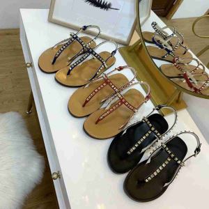 サンダル 3色可選 ヴァレンティノ VALENTINO 《2020年》今、注目のストリート 暑い季節も大活躍