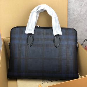 ビジネスバッグ 注目度が上昇中 バーバリー 2020SS人気 BURBERRY 最先端のスタイル