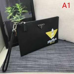 ポーチ 秋冬とれんど新品目立ち プラダ 2020秋冬最重要アイテム PRADA ...