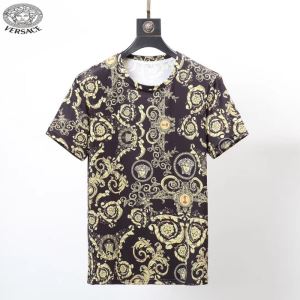 半袖Tシャツ 今なお素敵なアイテムだ ヴェルサーチ 大幅割引価格 VERSACE...