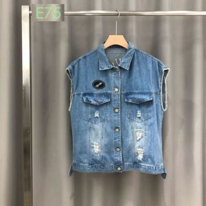 スタイルを綺麗に バレンシアガ BALENCIAGA ファッションにトレンド デニムジャケット 2020年春夏流行ファッション
