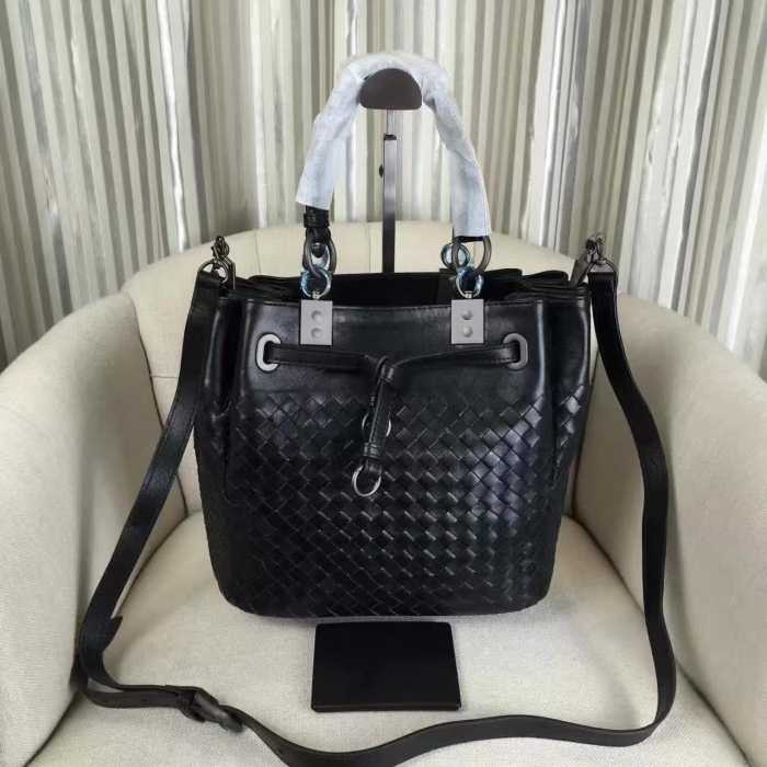 ◆モデル愛用◆ BOTTEGA VENETA レディースバッグ 2020新作高級感ある 多色選択可 手持ちショルダー掛け