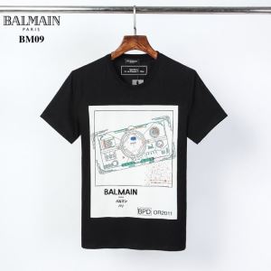 20新作です 半袖Tシャツ 2色可選 ストリート感あふれ バルマン 普段使いにも最適なアイテム BALMAIN